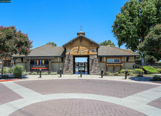 803 Pathfinder Ct, Oakley, CA 94561