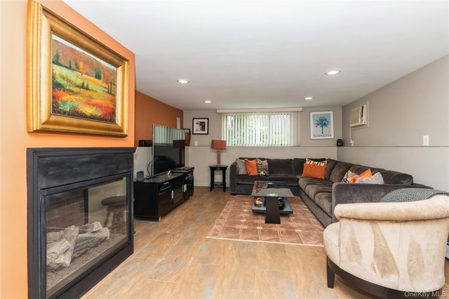 2772 Riverside Avenue, Merrick, NY 11566