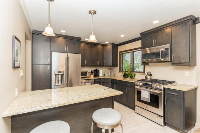 2772 Riverside Avenue, Merrick, NY 11566