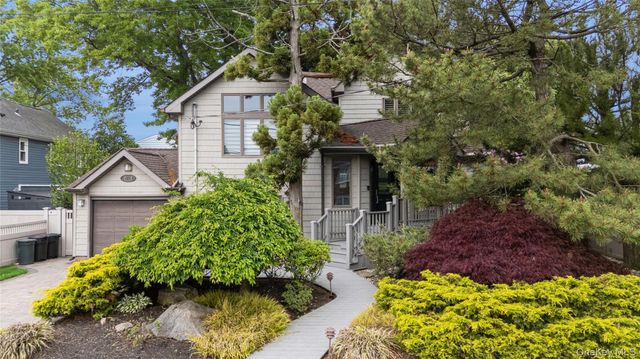 2772 Riverside Avenue, Merrick, NY 11566