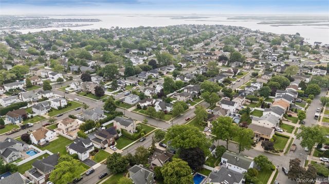 2772 Riverside Avenue, Merrick, NY 11566