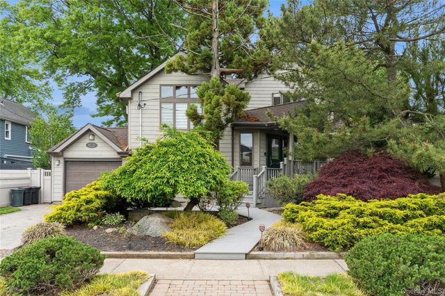 2772 Riverside Avenue, Merrick, NY 11566