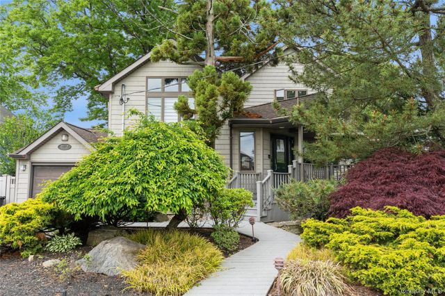 2772 Riverside Avenue, Merrick, NY 11566