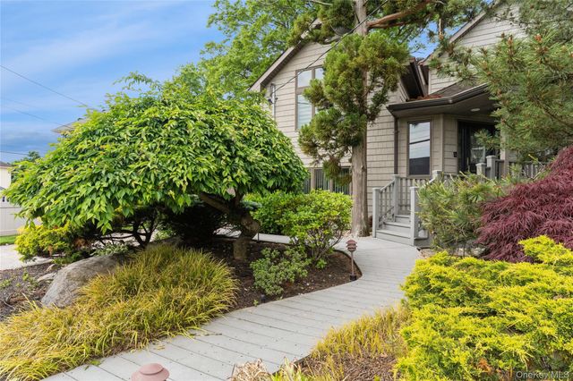 2772 Riverside Avenue, Merrick, NY 11566
