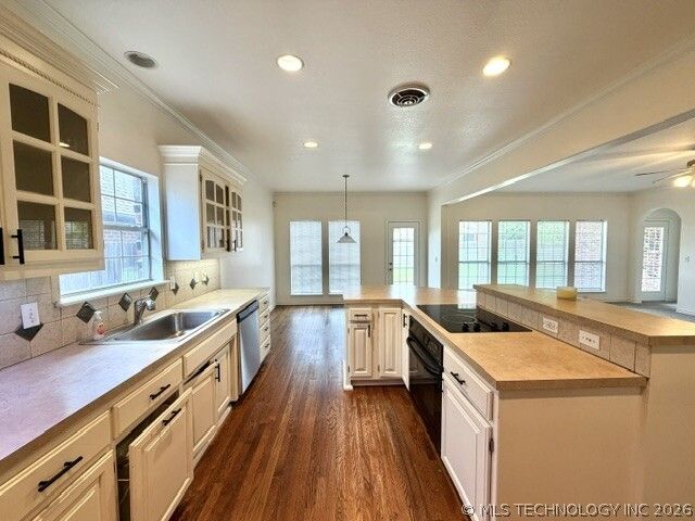 8523 S 70th East Avenue, Tulsa, OK 74133