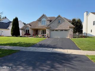 8019 Littlefield Court, Sylvania, OH 43560