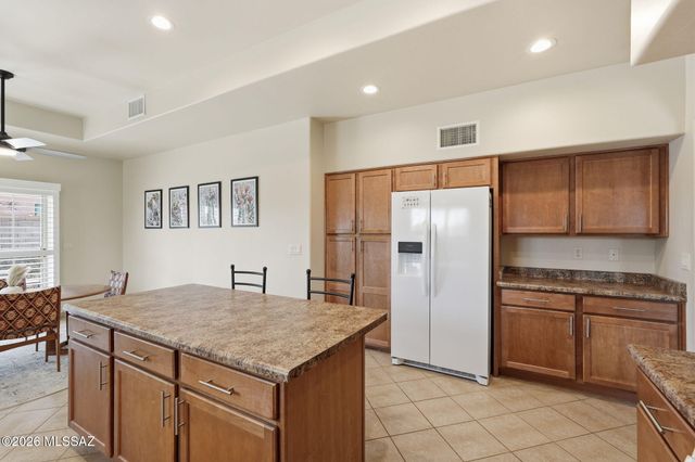 180 E Placita De Aretes, Green Valley, AZ 85614