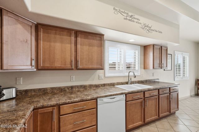 180 E Placita De Aretes, Green Valley, AZ 85614