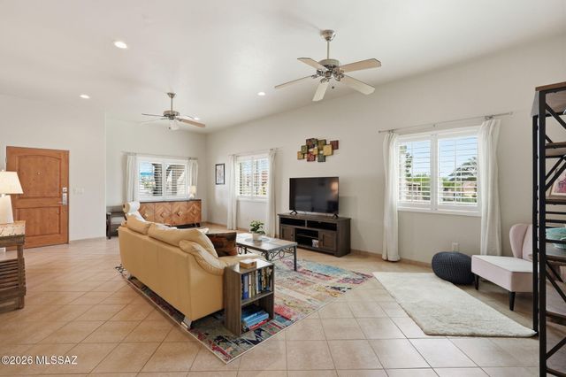 180 E Placita De Aretes, Green Valley, AZ 85614