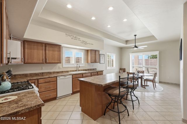 180 E Placita De Aretes, Green Valley, AZ 85614