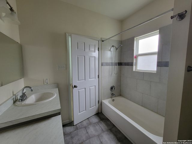 3402 W Salinas, San Antonio, TX 78207