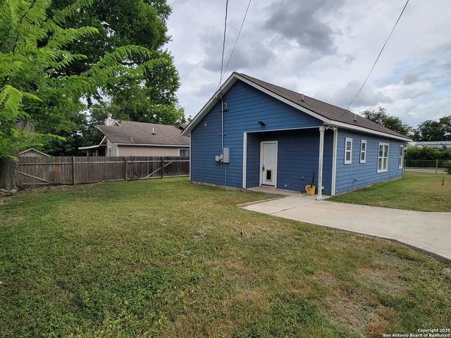 3402 W Salinas, San Antonio, TX 78207