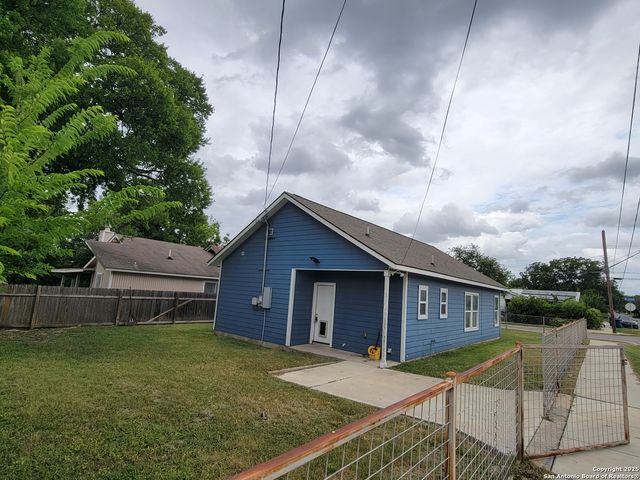 3402 W Salinas, San Antonio, TX 78207