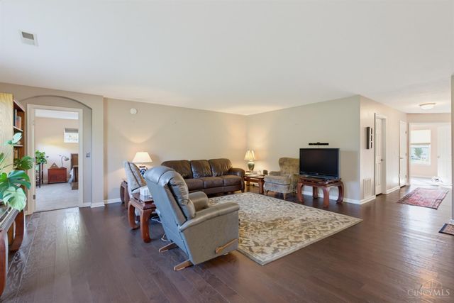 1581 Black Wolf Drive, Turtle Creek Twp, OH 45036