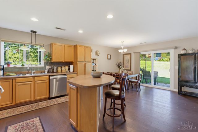 1581 Black Wolf Drive, Turtle Creek Twp, OH 45036