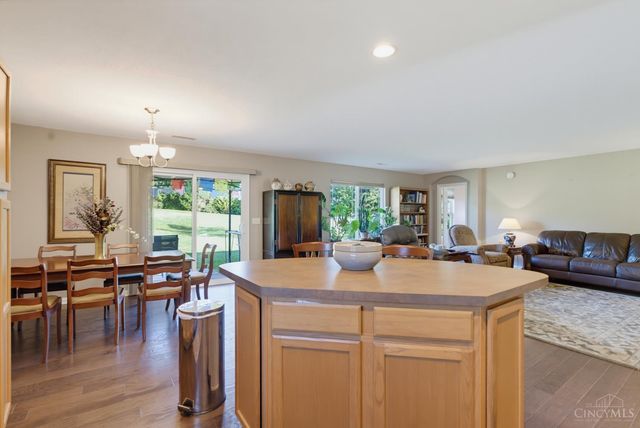 1581 Black Wolf Drive, Turtle Creek Twp, OH 45036