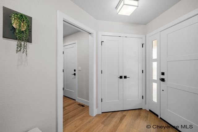 4032 SADDLEBACK LN, Cheyenne, WY 82001