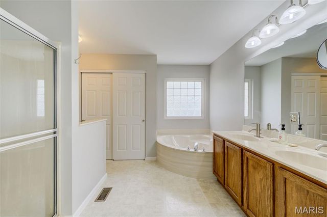 4 Windbriar Court, St Peters, MO 63376