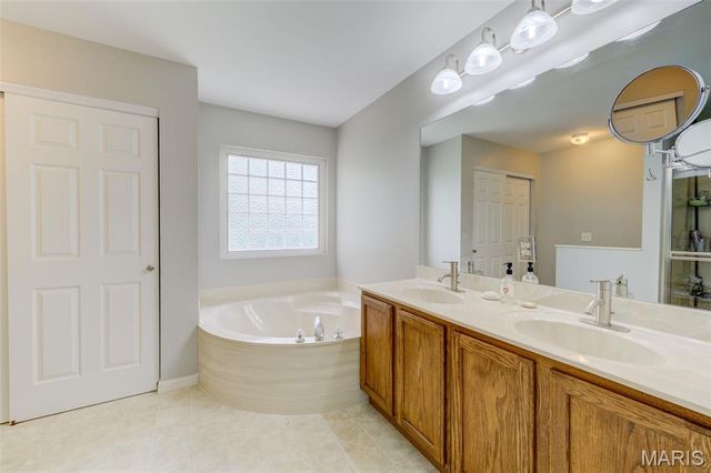 4 Windbriar Court, St Peters, MO 63376