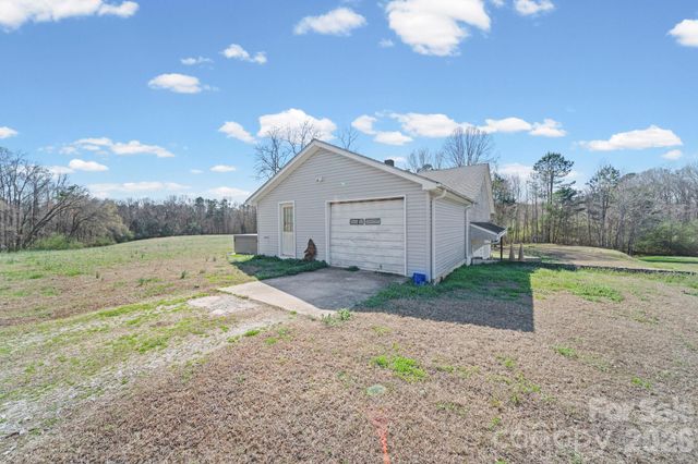 1833 Mountain Creek Road, Albemarle, NC 28001