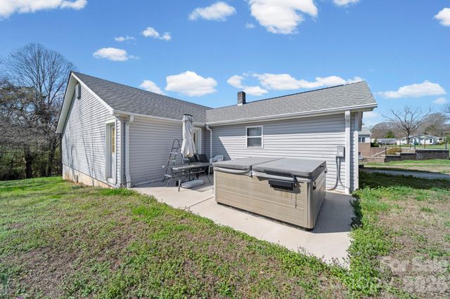 1833 Mountain Creek Road, Albemarle, NC 28001