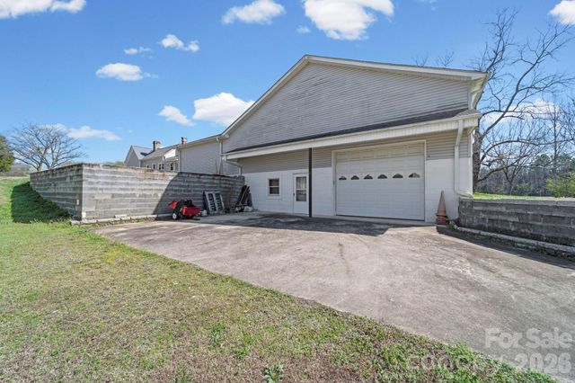 1833 Mountain Creek Road, Albemarle, NC 28001