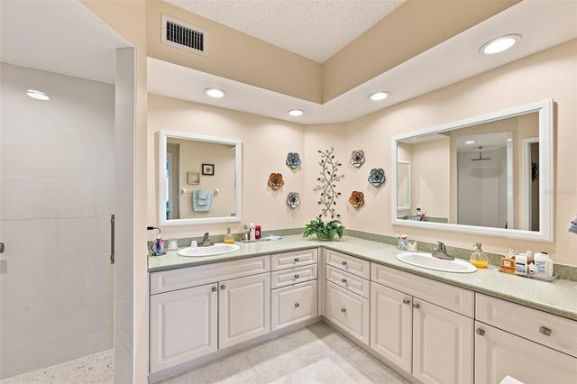 6450 SHORELINE DRIVE 9306, Seminole, FL 33708