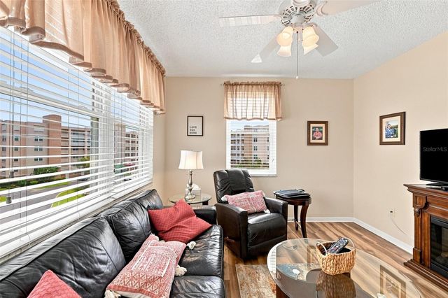 6450 SHORELINE DRIVE 9306, Seminole, FL 33708