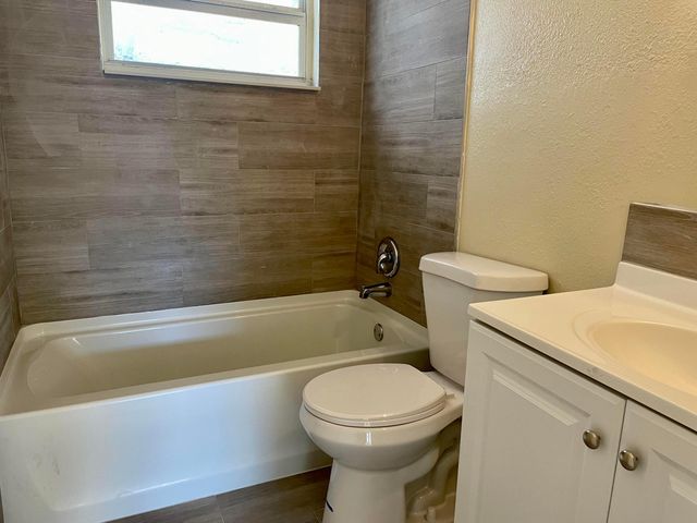 2780 NW 14th Court 1-2, Fort Lauderdale, FL 33311