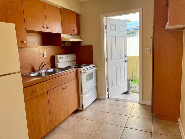 2780 NW 14th Court 1-2, Fort Lauderdale, FL 33311