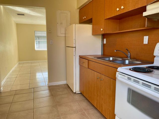 2780 NW 14th Court 1-2, Fort Lauderdale, FL 33311