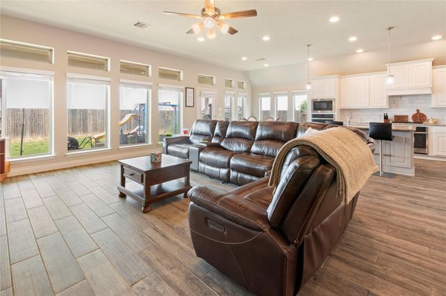 3105 High Meadow ST, Seguin, TX 78155