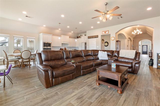 3105 High Meadow ST, Seguin, TX 78155