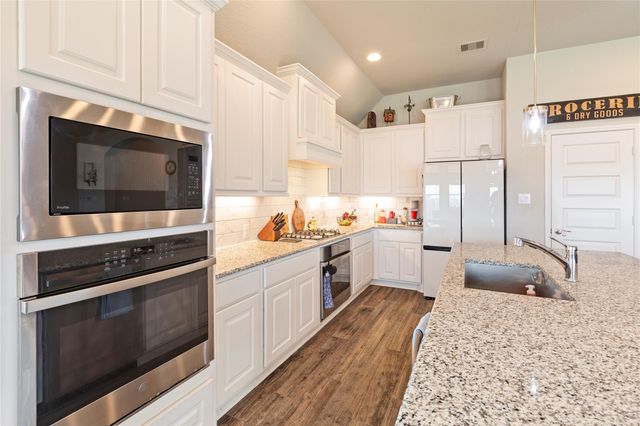 3105 High Meadow ST, Seguin, TX 78155