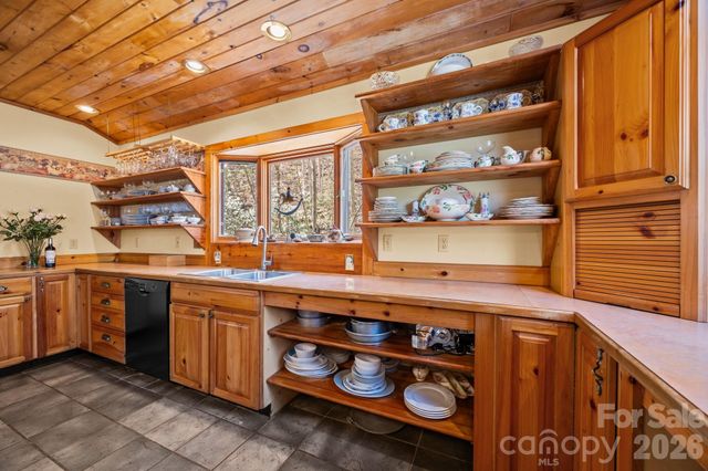 63 Chestnut Forest Road, Fairview, NC 28730