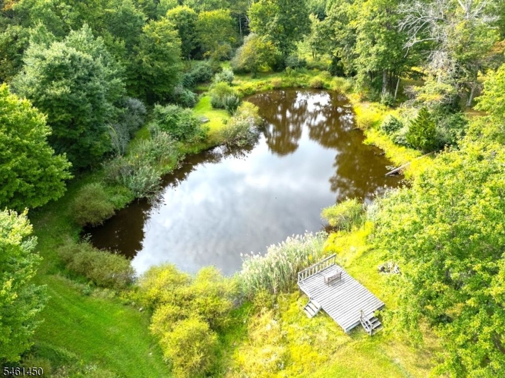 Image 3 of property listing at 73 Featherbed Ln, Raritan Twp., NJ 08822