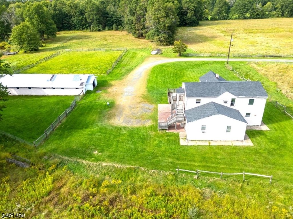 Image 6 of property listing at 73 Featherbed Ln, Raritan Twp., NJ 08822