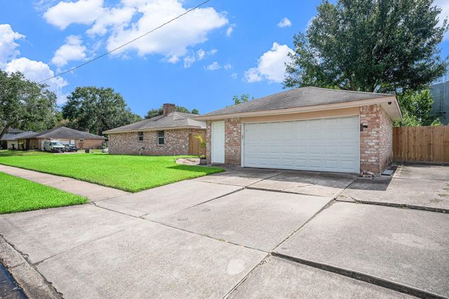 515 Brandywyne Drive, Friendswood, TX 77546