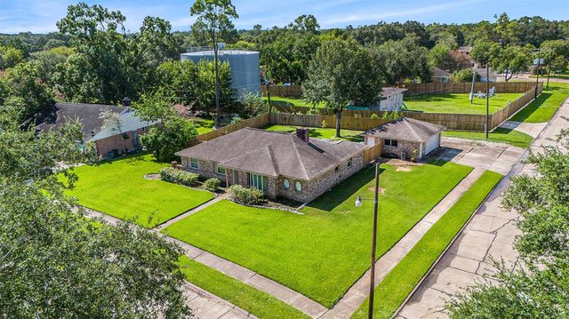 515 Brandywyne Drive, Friendswood, TX 77546