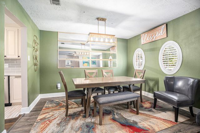 515 Brandywyne Drive, Friendswood, TX 77546