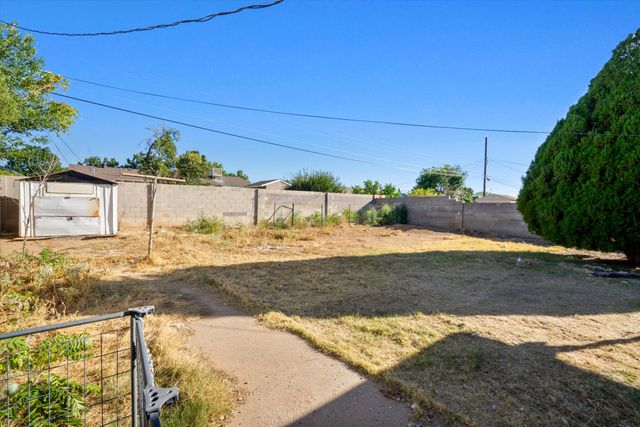 1016 Walker Drive NE, Albuquerque, NM 87112