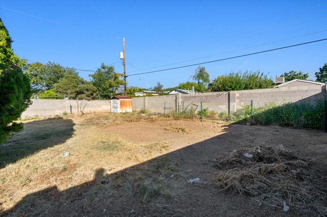 1016 Walker Drive NE, Albuquerque, NM 87112