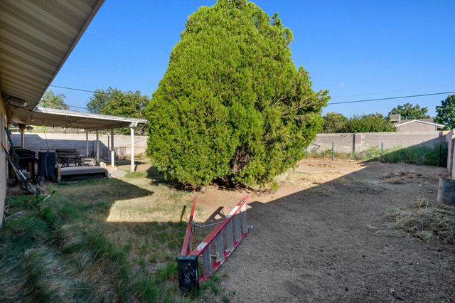 1016 Walker Drive NE, Albuquerque, NM 87112