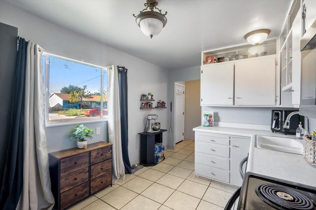 1016 Walker Drive NE, Albuquerque, NM 87112