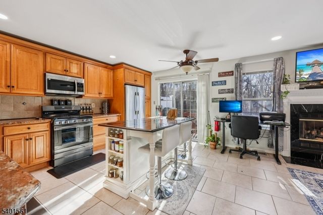 26 Eider Ct, Wayne Twp., NJ 07470