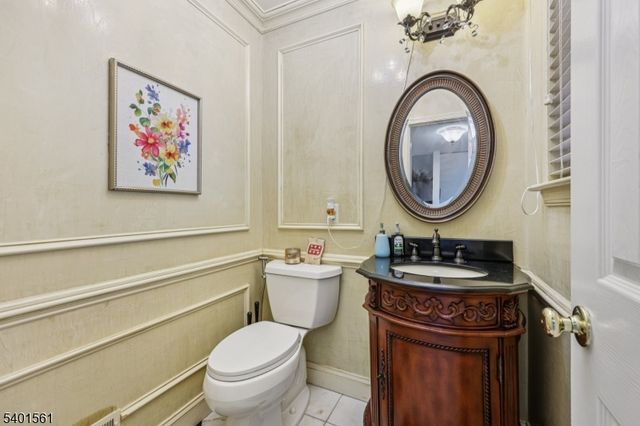 26 Eider Ct, Wayne Twp., NJ 07470