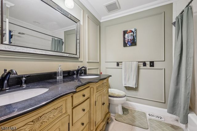 26 Eider Ct, Wayne Twp., NJ 07470