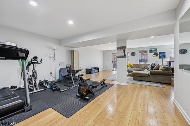 26 Eider Ct, Wayne Twp., NJ 07470