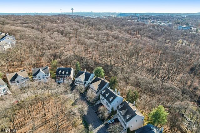 26 Eider Ct, Wayne Twp., NJ 07470