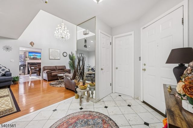 26 Eider Ct, Wayne Twp., NJ 07470